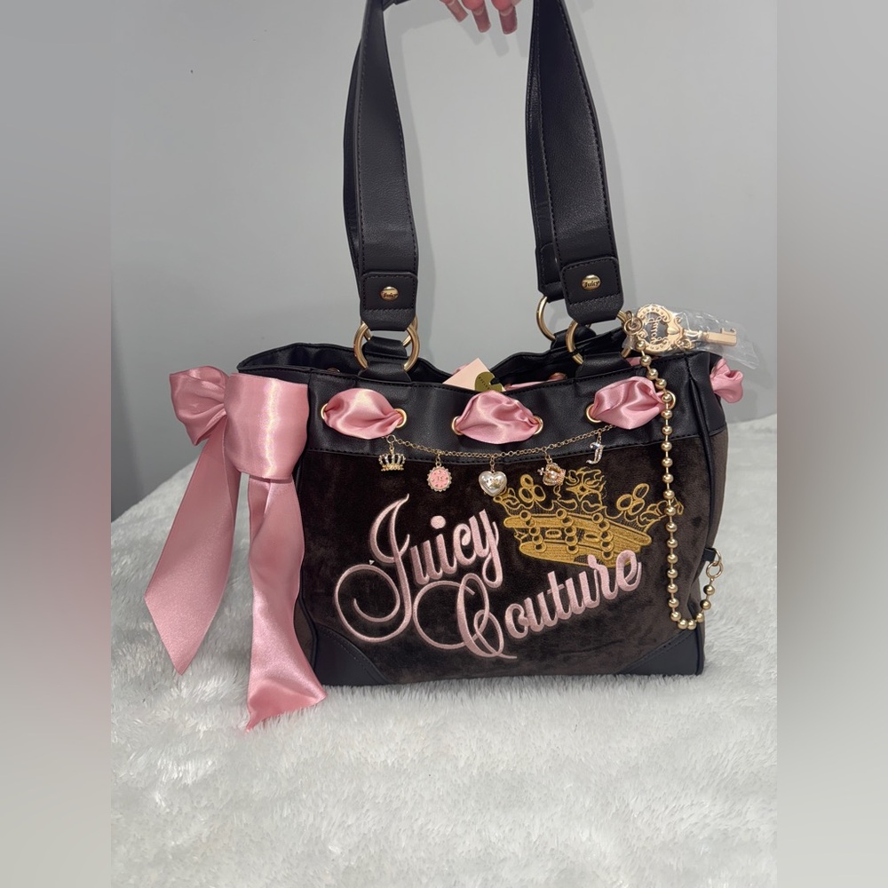 The key to juicy tote
